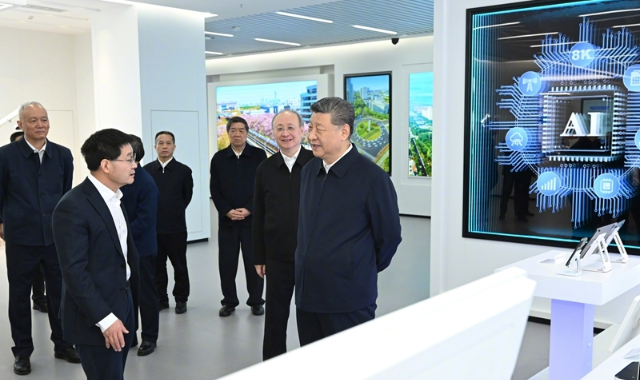 习近平：建设社会主义现代化强国，关键在科技自立自强