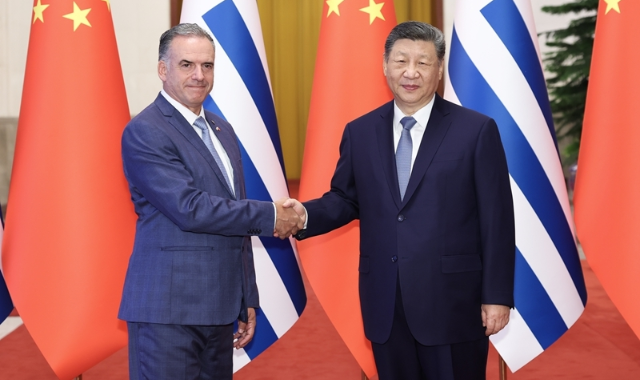 习近平同乌拉圭总统奥尔西举行会谈