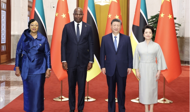 习近平同莫桑比克总统查波会谈